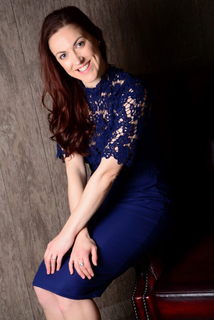Anita is a level 6 qualified teacher of dance with 13 years of experience in teaching Argentine Tango